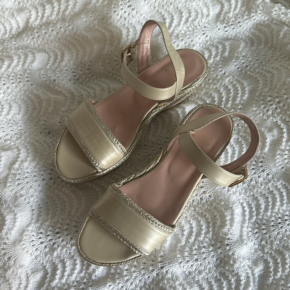 Vintage Stuart Weitzman size 8 gold platform wedge